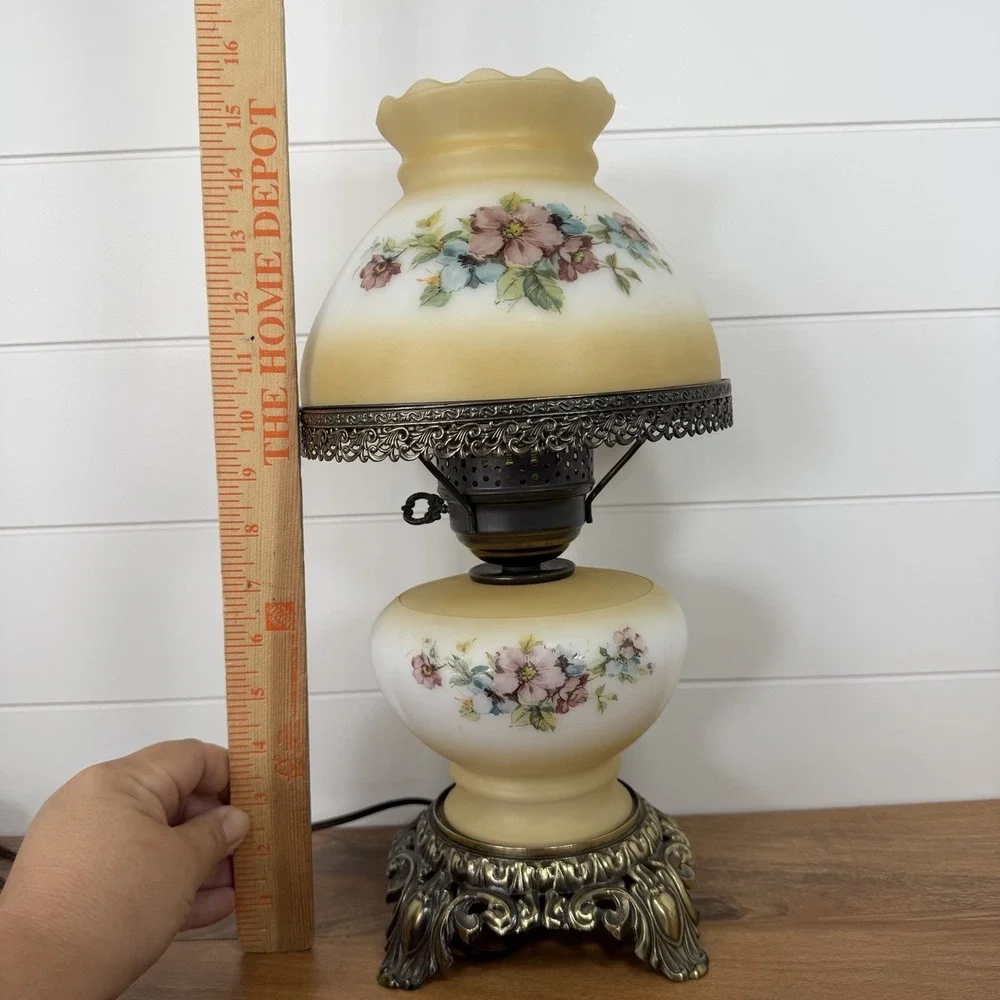 VTG Floral Hurricane Lamp Gone With The Wind Hollywood Regency 3-Way Brass *Flaw